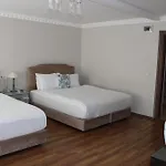 فندق Blanche & Garden Pool 3*