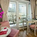 Blanche & Garden Pool 3*