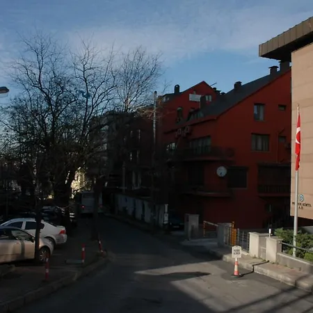Hotel Blanche & Garden Pool