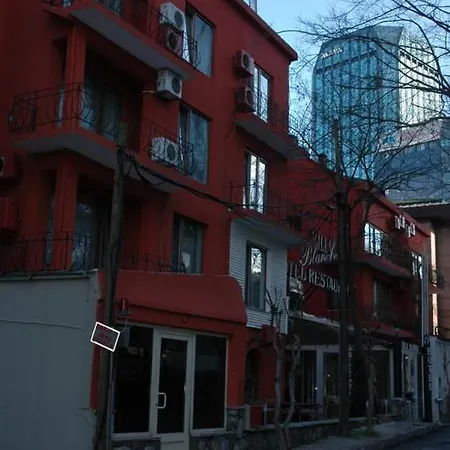 Blanche & Garden Pool Hotel