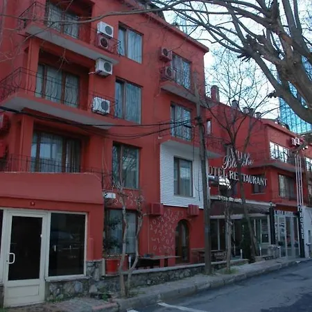 Blanche & Garden Pool 3*