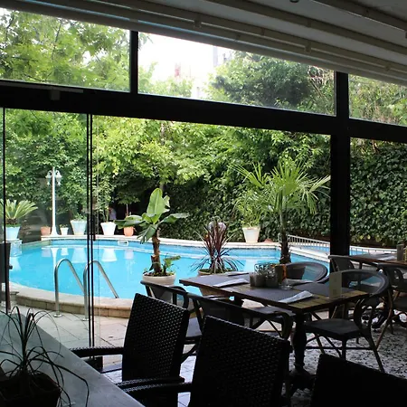 Blanche & Garden Pool