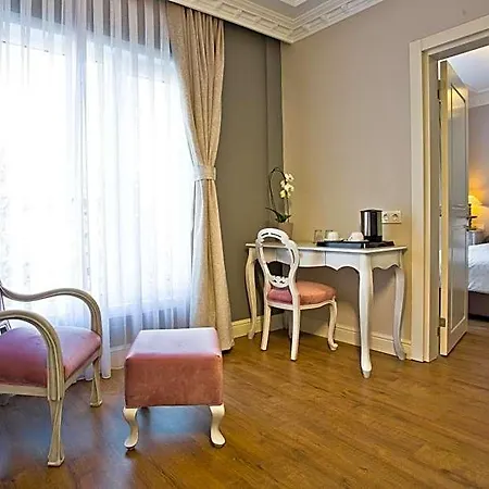 Blanche & Garden Pool 3* Istanbul