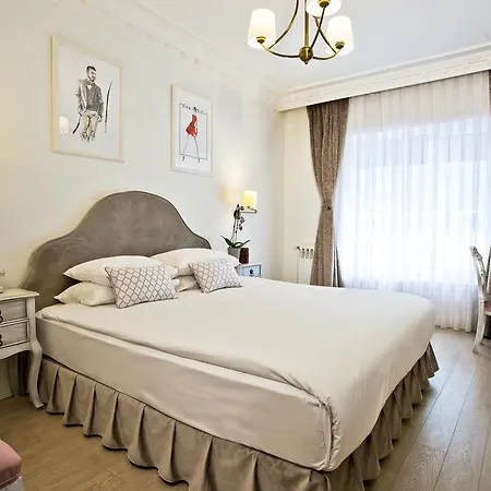 Blanche & Garden Pool Estambul