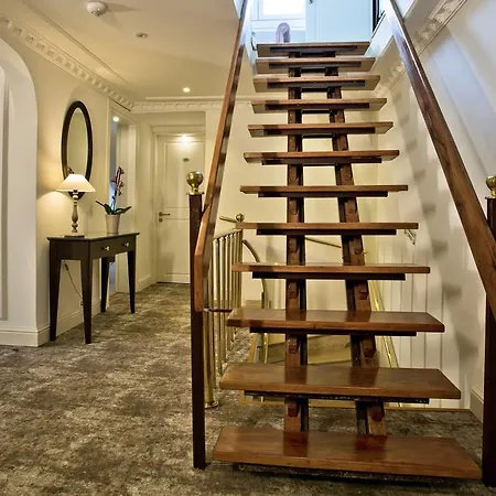 Blanche & Garden Pool Hotel 3*