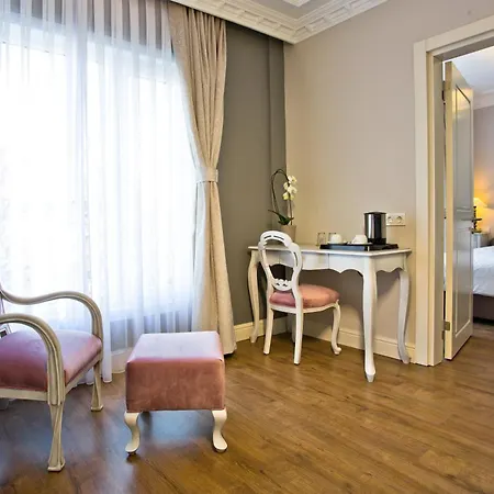 Blanche & Garden Pool 3* Istanbul