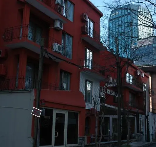 Blanche & Garden Pool 酒店