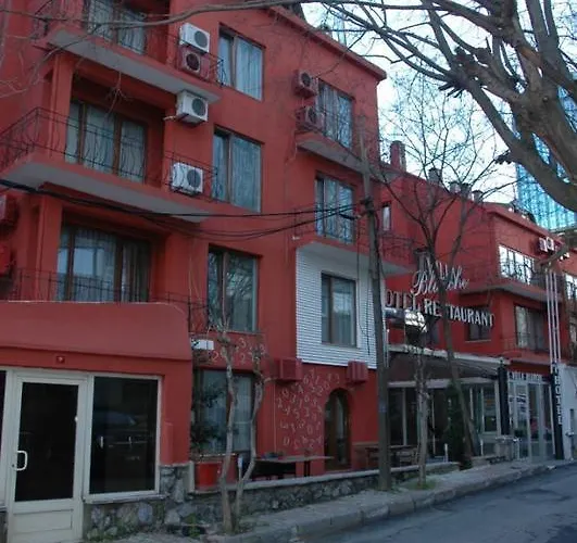 Blanche & Garden Pool 3*