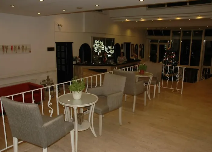 Blanche & Garden Pool 酒店 3*