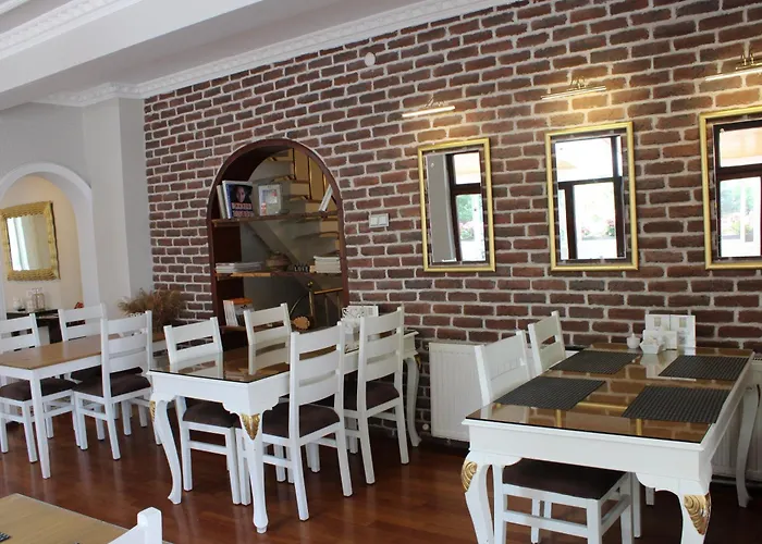 Blanche & Garden Pool 酒店