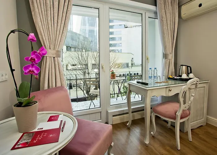 Blanche & Garden Pool 3*