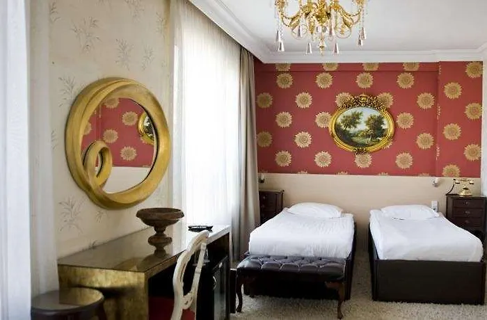 Blanche & Garden Pool 3*