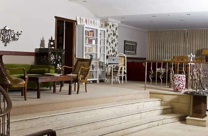 Blanche & Garden Pool 酒店 3*