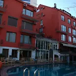 Blanche & Garden Pool