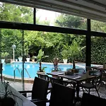 Blanche & Garden Pool