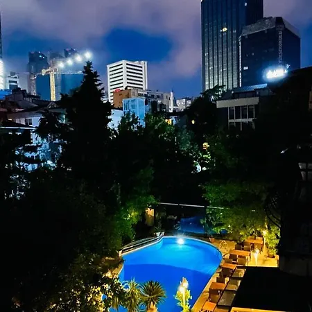 Blanche & Garden Pool 酒店 3*