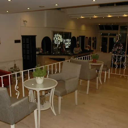 Blanche & Garden Pool 酒店 3*