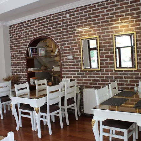 Blanche & Garden Pool 酒店