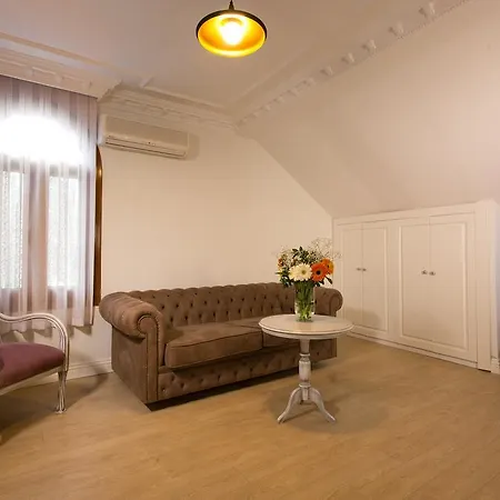 Blanche & Garden Pool 3* Estambul